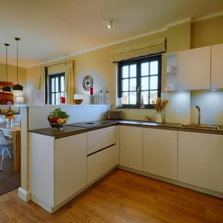 Reetland Am - Luxus Reetdachvilla Mit 3 Schlafzimmern, Sauna Und Kamin F18 *