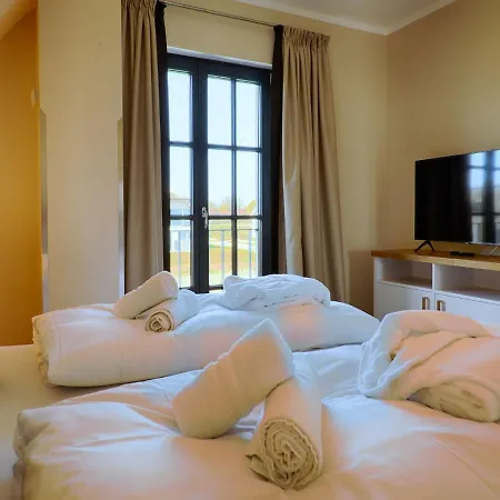 度假居 Reetland Am - Luxus Reetdachvilla Mit 3 Schlafzimmern, Sauna Und Kamin F18 *