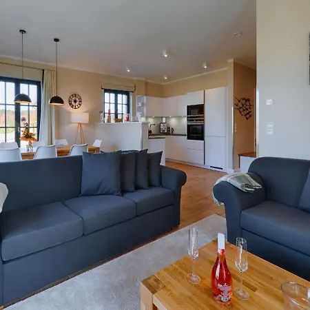 Reetland Am - Luxus Reetdachvilla Mit 3 Schlafzimmern, Sauna Und Kamin F18 德兰斯克