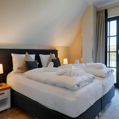 Reetland Am - Luxus Reetdachvilla Mit 3 Schlafzimmern, Sauna Und Kamin F18 度假居