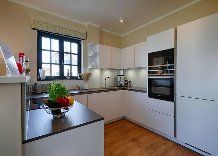 Reetland Am - Luxus Reetdachvilla Mit 3 Schlafzimmern, Sauna Und Kamin F18 Feriehus *