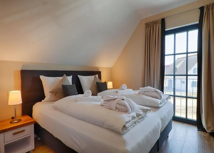 Feriehus Reetland Am - Luxus Reetdachvilla Mit 3 Schlafzimmern, Sauna Und Kamin F18