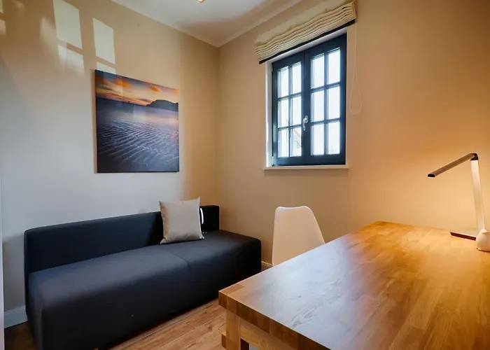 Feriehus Reetland Am - Luxus Reetdachvilla Mit 3 Schlafzimmern, Sauna Und Kamin F18 Dranske