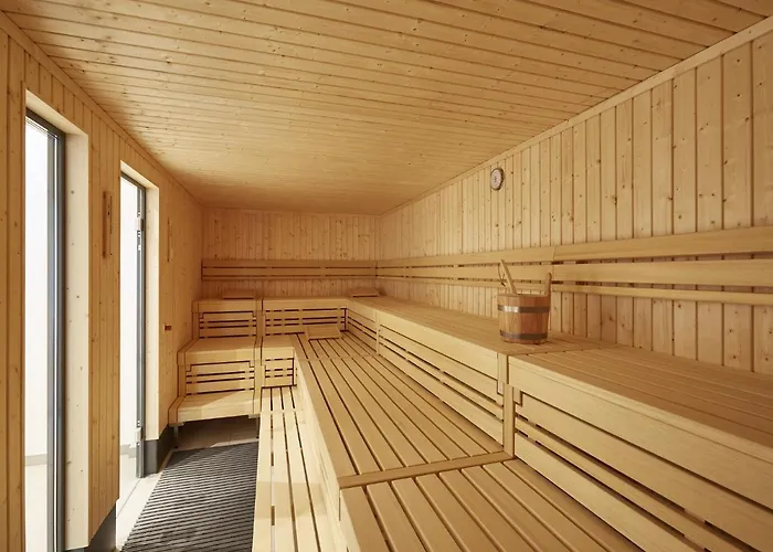 Feriehus Reetland Am - Luxus Reetdachvilla Mit 3 Schlafzimmern, Sauna Und Kamin F18 Dranske