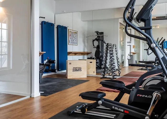 Reetland Am - Luxus Reetdachvilla Mit 3 Schlafzimmern, Sauna Und Kamin F18 Feriehus *